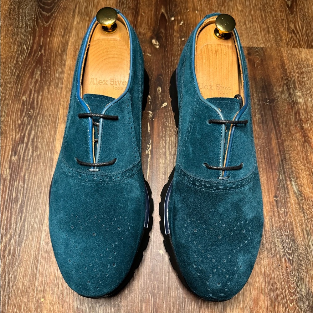 UNIQUE COLOR . Handmade A5 sneaker